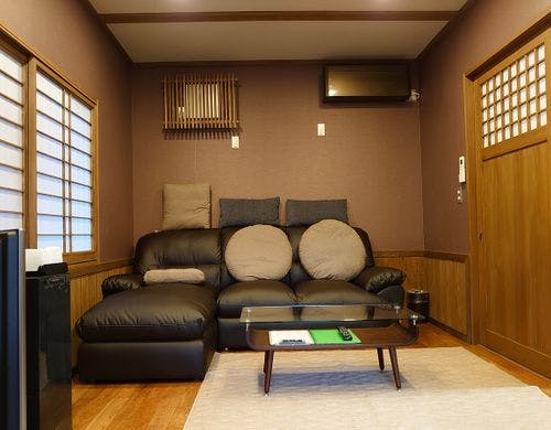 【梼の間】：ツインルーム洋室