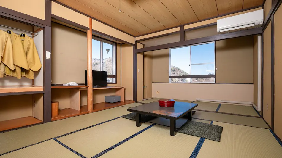Open-Air Bath Inn: Fortune Bath Royal Hotel Kawaguchiko