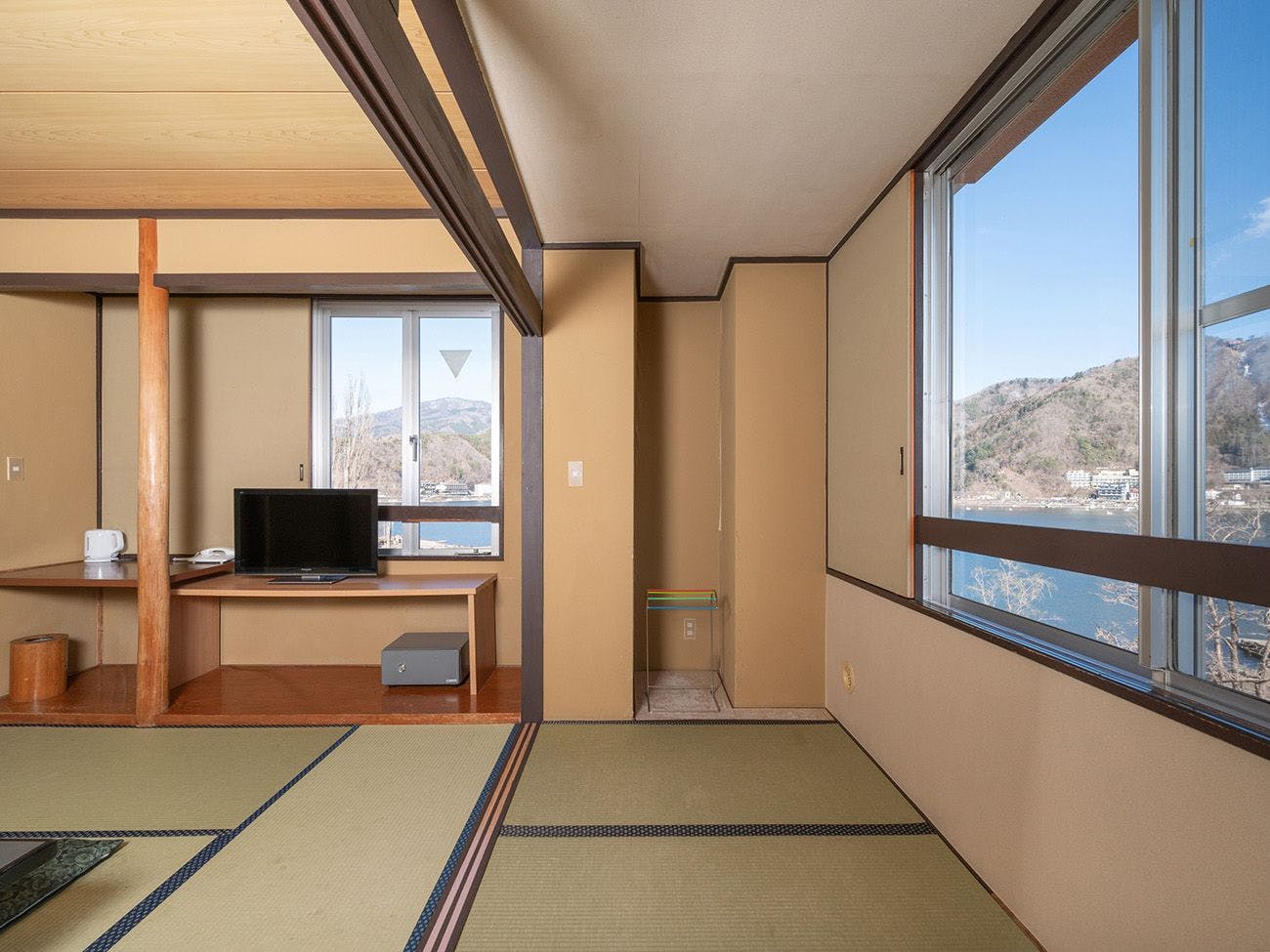 Open-Air Bath Inn: Fortune Bath Royal Hotel Kawaguchiko