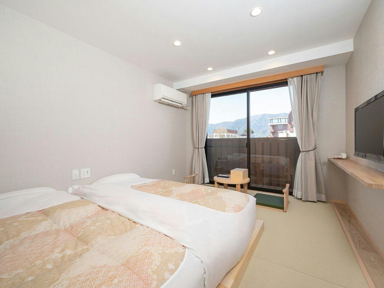 Open-Air Bath Inn: Fortune Bath Royal Hotel Kawaguchiko