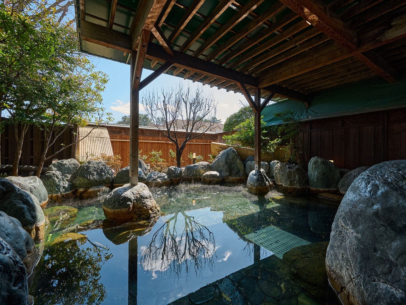 Open-Air Bath Inn: Fortune Bath Royal Hotel Kawaguchiko