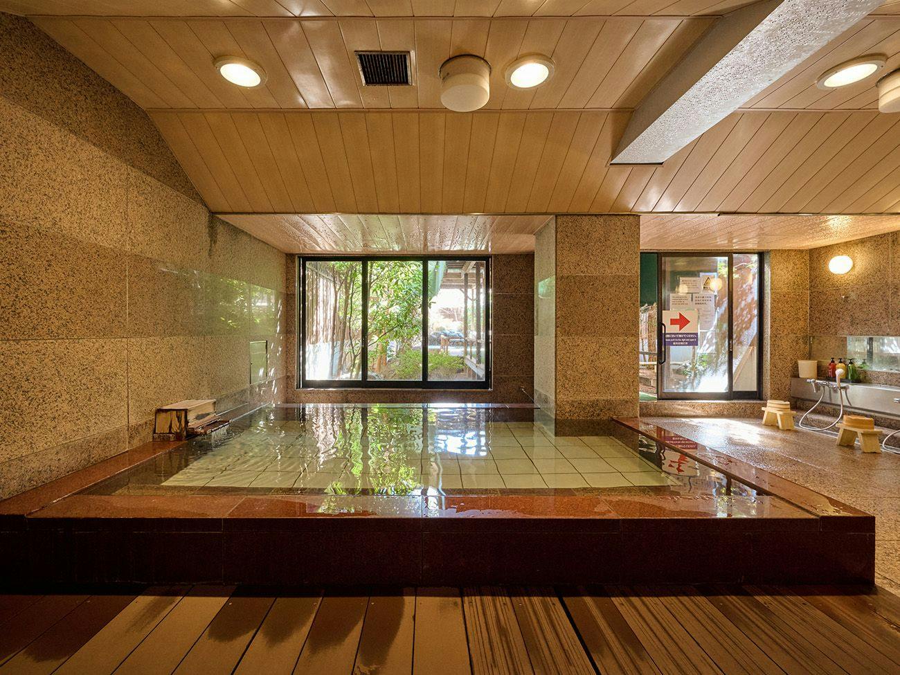 Open-Air Bath Inn: Fortune Bath Royal Hotel Kawaguchiko