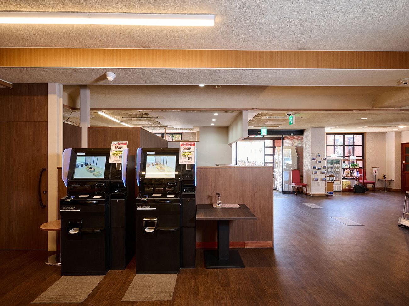 เคาน์เตอร์ - เครื่องเช็คอินอัตโนมัติ