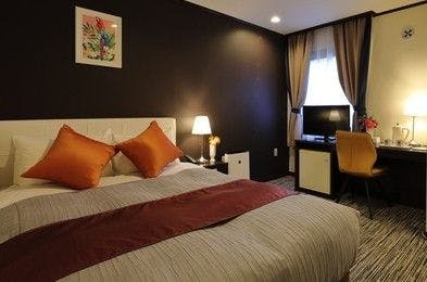 【ปลอดบุหรี่】ดับเบิ้ล/20ตารางเมตร/เตียง 1400/ผ้านวม