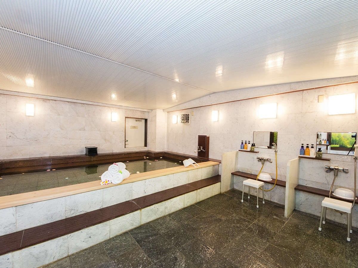 ห้องอาบน้ำสาธารณะจะสลับกันระหว่างชายและหญิง