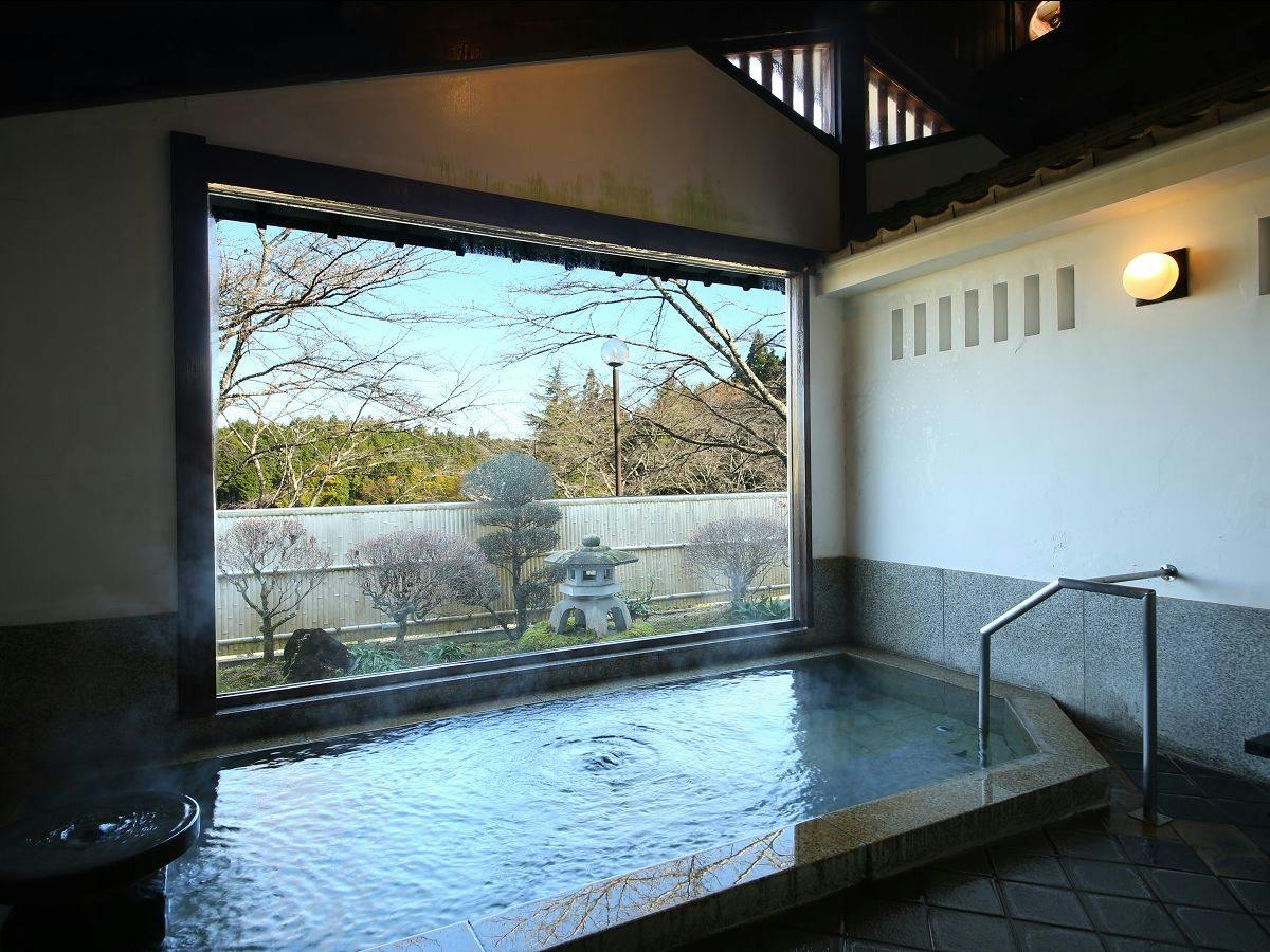 Iwamura Sanso at the Foot of the Castle