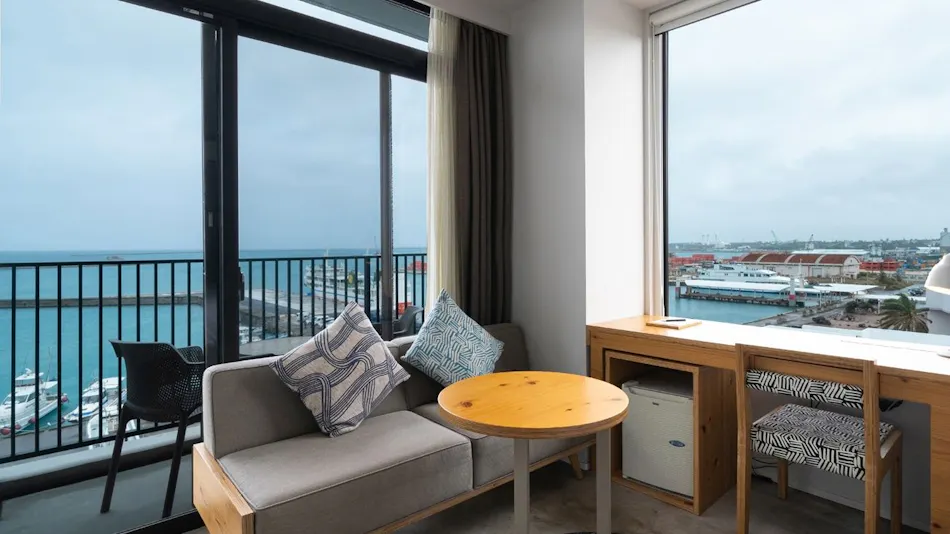 HOTEL LOCUS