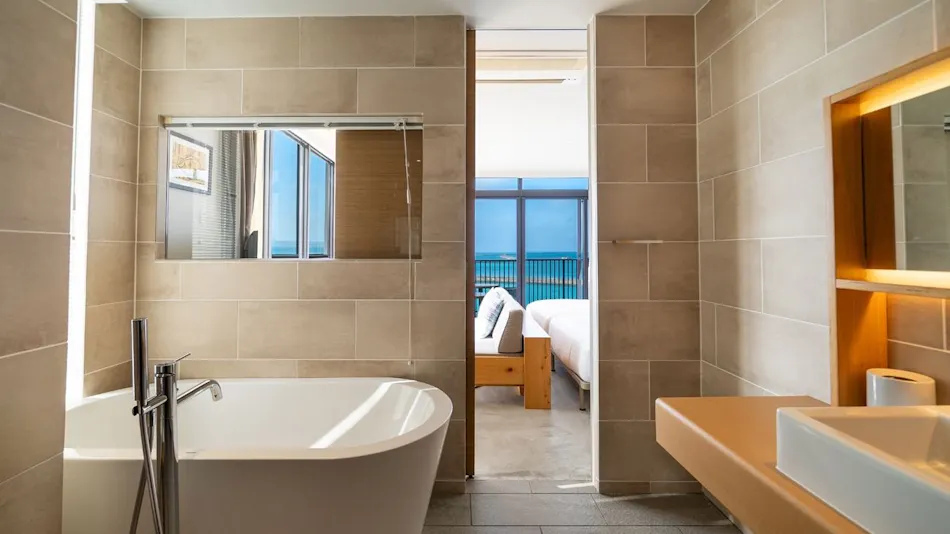 HOTEL LOCUS