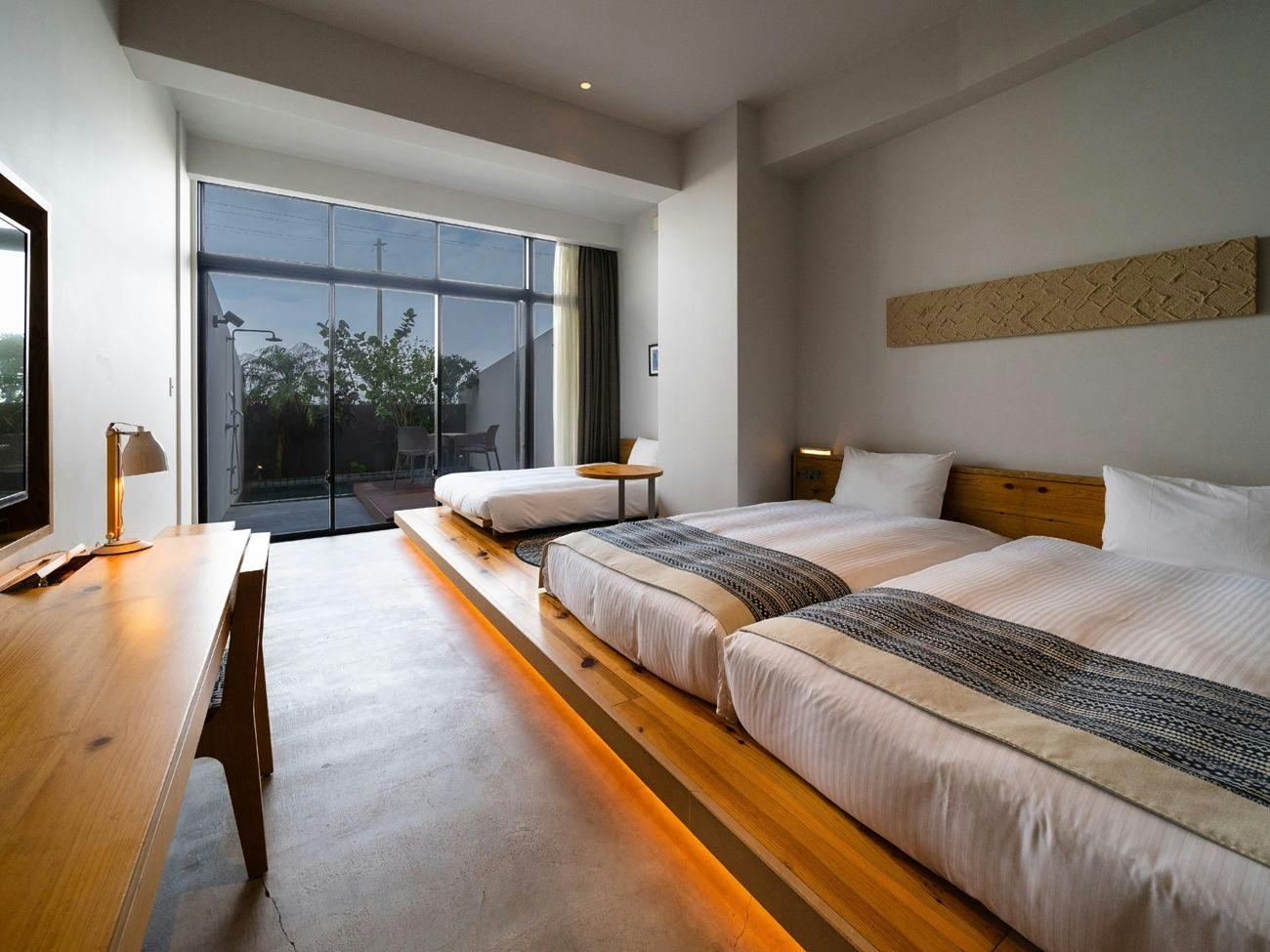 HOTEL LOCUS