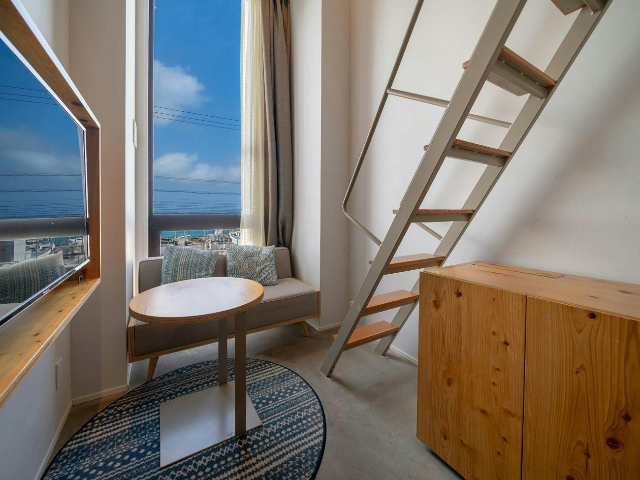 HOTEL LOCUS
