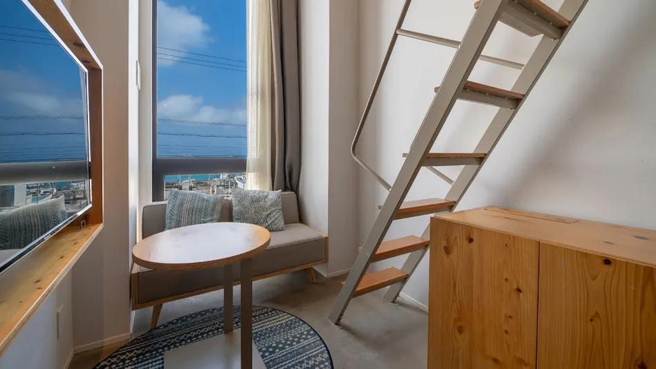 HOTEL LOCUS