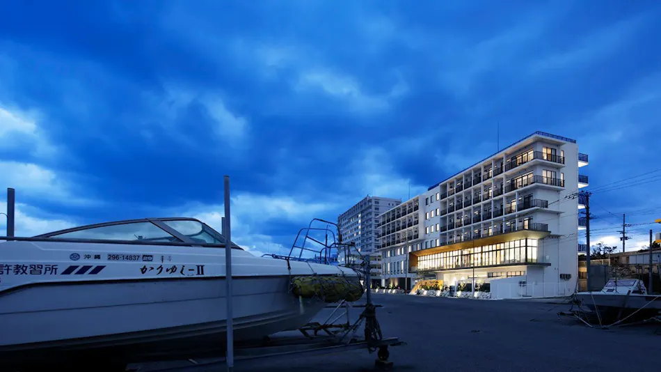 HOTEL LOCUS