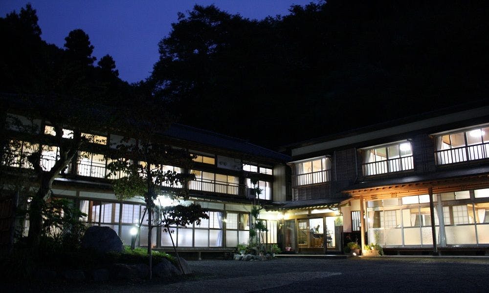 ภายนอก: วิวกลางคืน