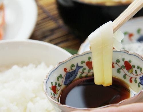 朝食はお刺身付き