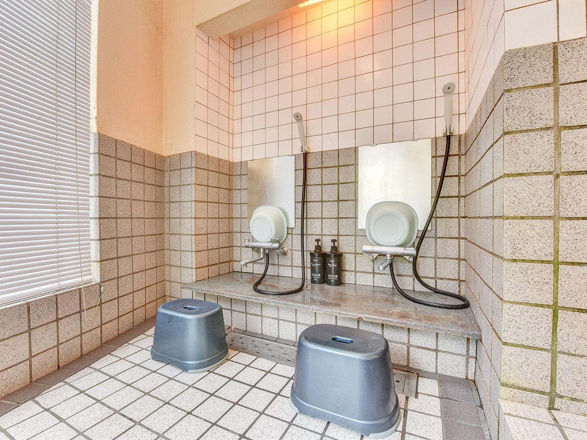 *ห้องอาบน้ำรวม/พื้นที่ล้างตัว