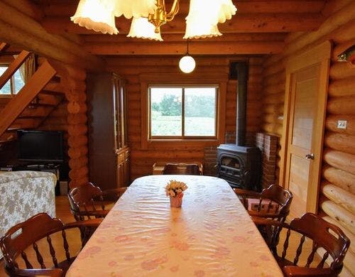 リビング（一例）小ログハウス