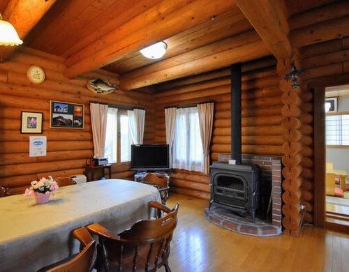 リビング（一例）小中ログハウス