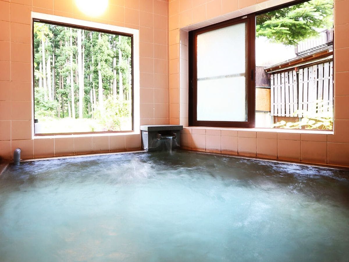 น้ำพุร้อนฮิราสะ 100% จากแหล่งธรรมชาติ