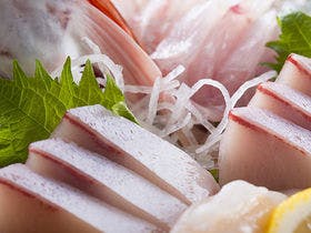 源泉かけ流し舟盛の旨い宿　和倉温泉はまづる