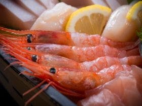 源泉かけ流し舟盛の旨い宿　和倉温泉はまづる