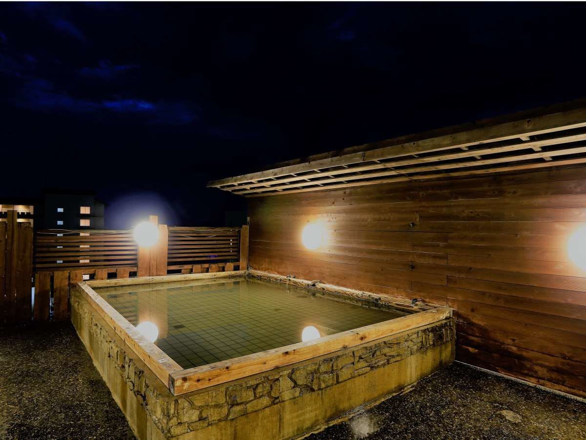 อ่างอาบน้ำกลางแจ้งบนดาดฟ้า 'Daikuu Kai'