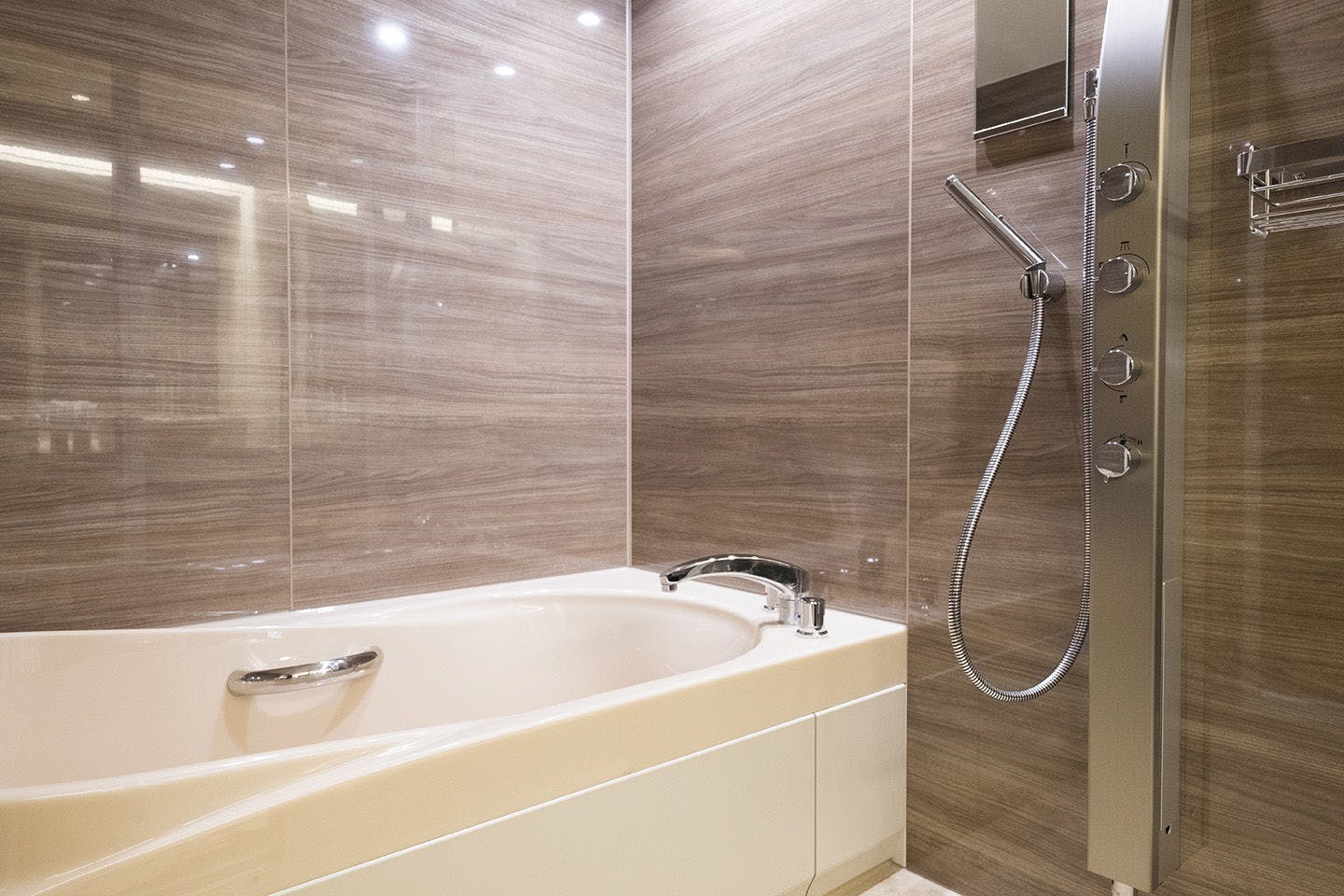 ห้องพักเตียงคู่หรูหราสไตล์ญี่ปุ่นสมัยใหม่