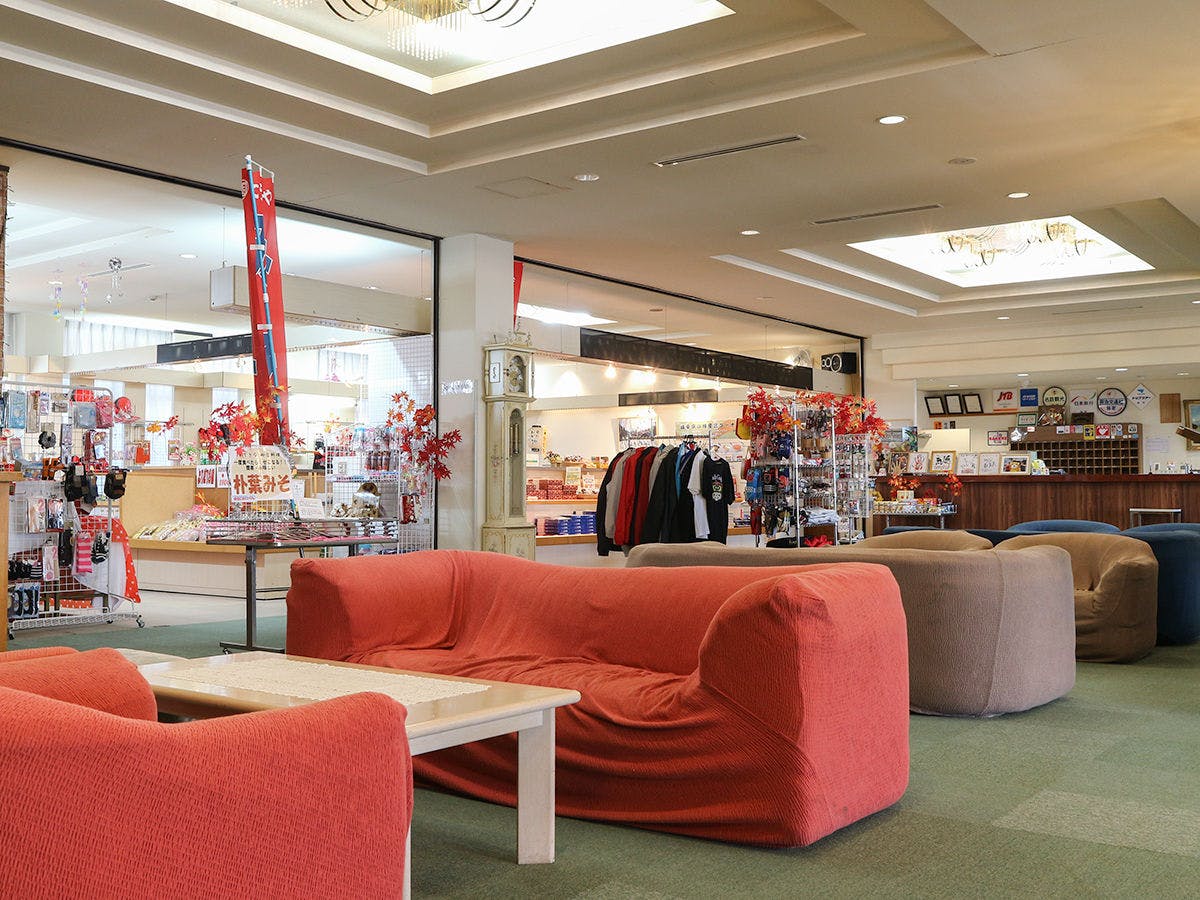 ล็อบบี้และร้านค้า