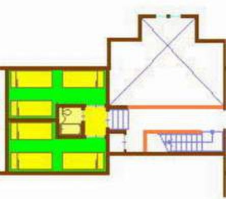 ユニットバスを挟んで、3名部屋が2部屋。