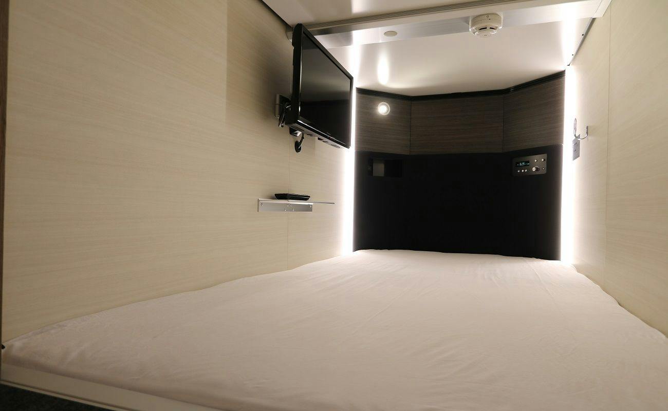 Cabin & Capsule Hotel J-SHIP Osaka Namba
