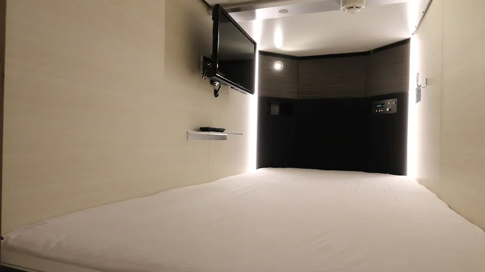Cabin & Capsule Hotel J-SHIP Osaka Namba