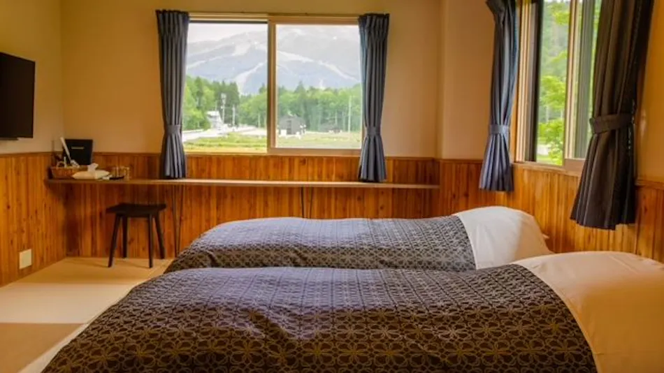 Petit Hotel Glass House