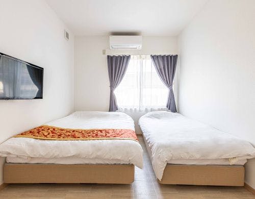 【洋室】セミダブル1台＋シングル1台