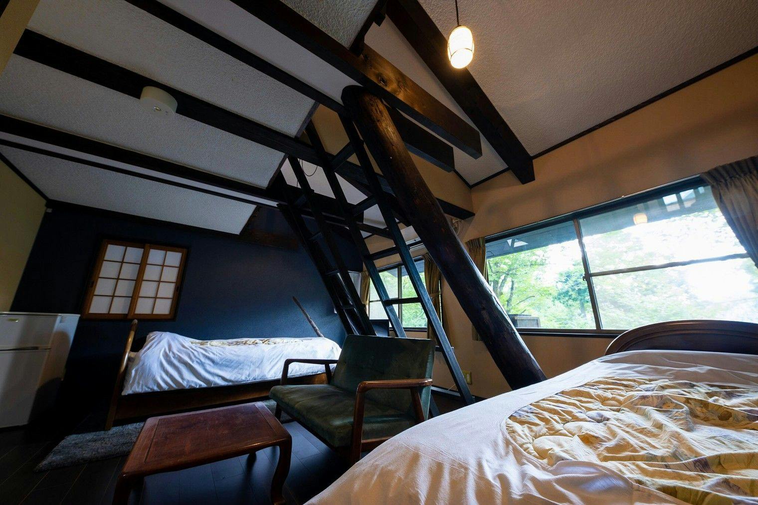 ห้องหมายเลข 2 (พร้อมห้องใต้หลังคา)