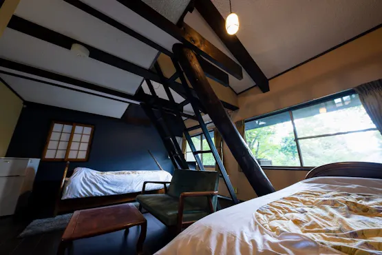 ห้องหมายเลข 2 (พร้อมห้องใต้หลังคา)