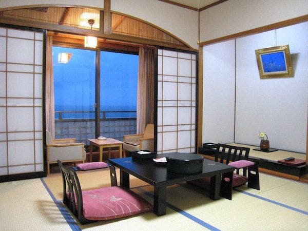 Hotel Kappo Ishimaru: The Inn of Echizen Crab and Natural Abalone