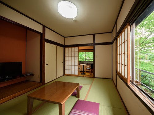 由布岳の見える和室6畳+広縁・トイレ付