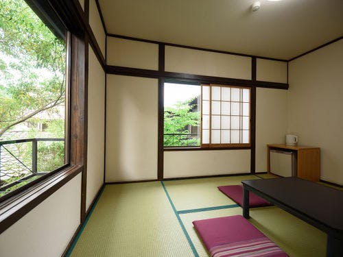 和室6畳・トイレ共同【緑青】