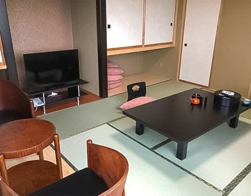 ゆったりとした1階の洋室。