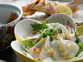 希少！夕日港の朝獲れ鮮魚を毎朝厳選　新海荘＜夕日ヶ浦温泉＞