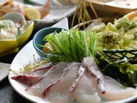 希少！夕日港の朝獲れ鮮魚を毎朝厳選　新海荘＜夕日ヶ浦温泉＞