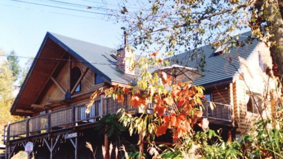 Log Pension Pine House