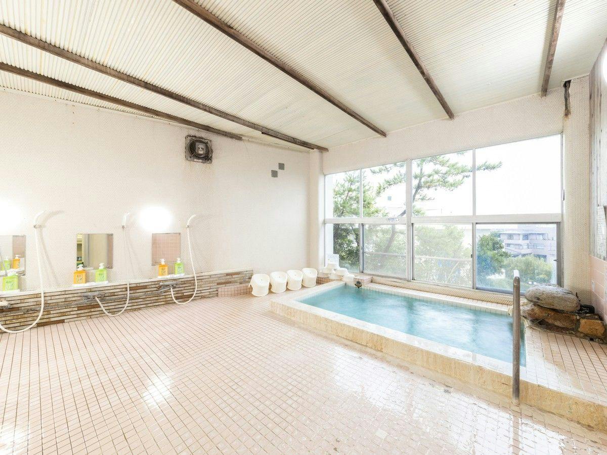 Pet-Friendly Shirahama Onsen Bay Lily National Lodge