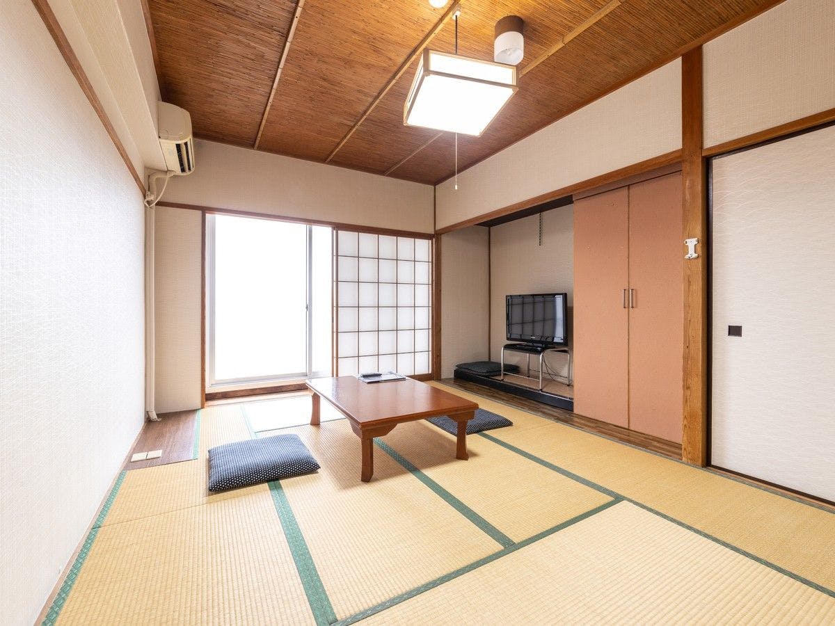 Pet-Friendly Shirahama Onsen Bay Lily National Lodge