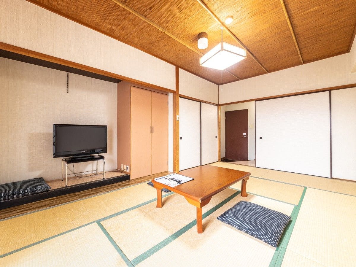 Pet-Friendly Shirahama Onsen Bay Lily National Lodge