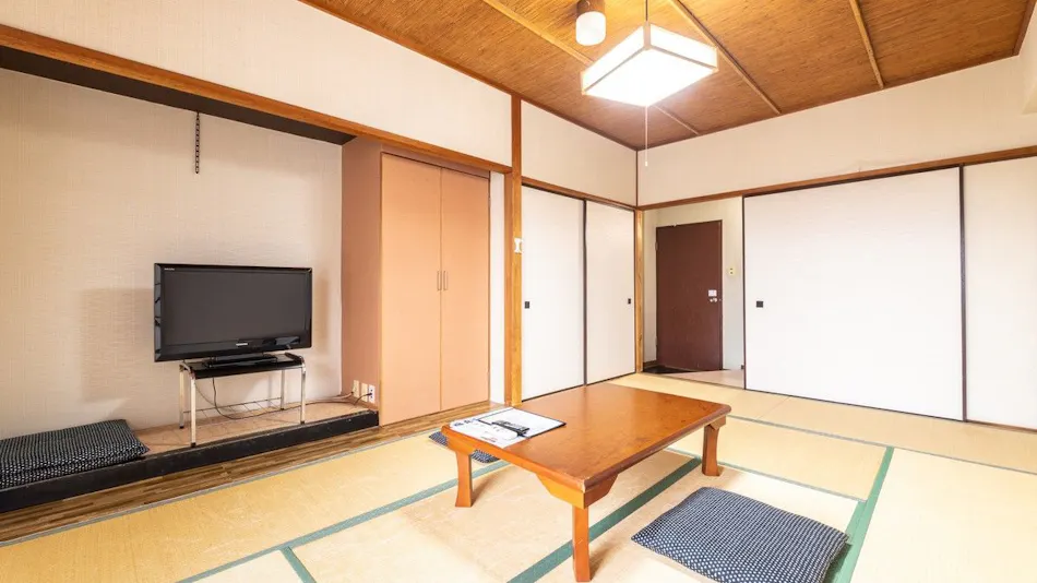 Pet-Friendly Shirahama Onsen Bay Lily National Lodge