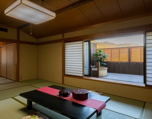 露天風呂付客室は12畳のゆったりした和室