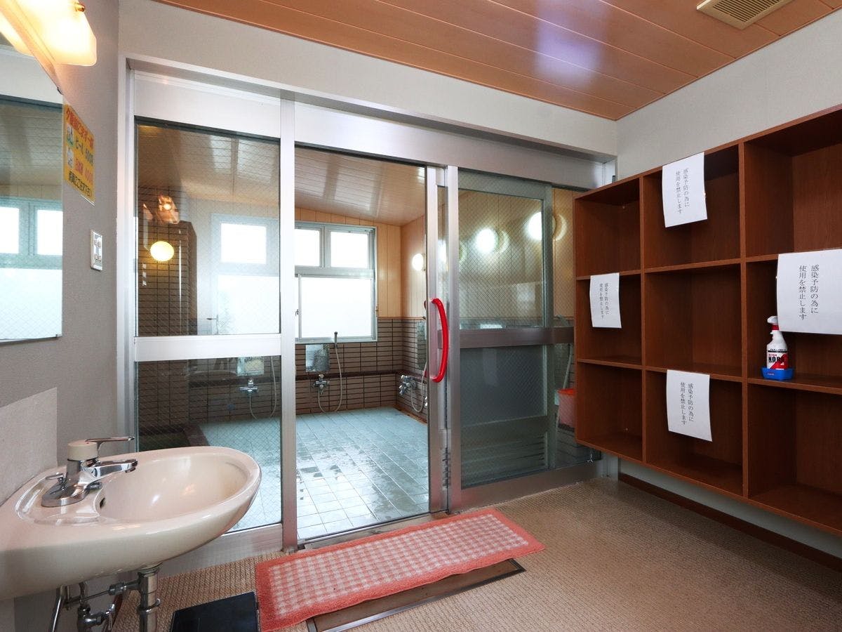 【ห้องอาบน้ำรวม】ห้องเปลี่ยนเสื้อผ้า