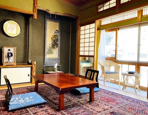 川が望める人気の和室です