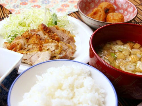 日替わりメニューはボリューム満点&安い！