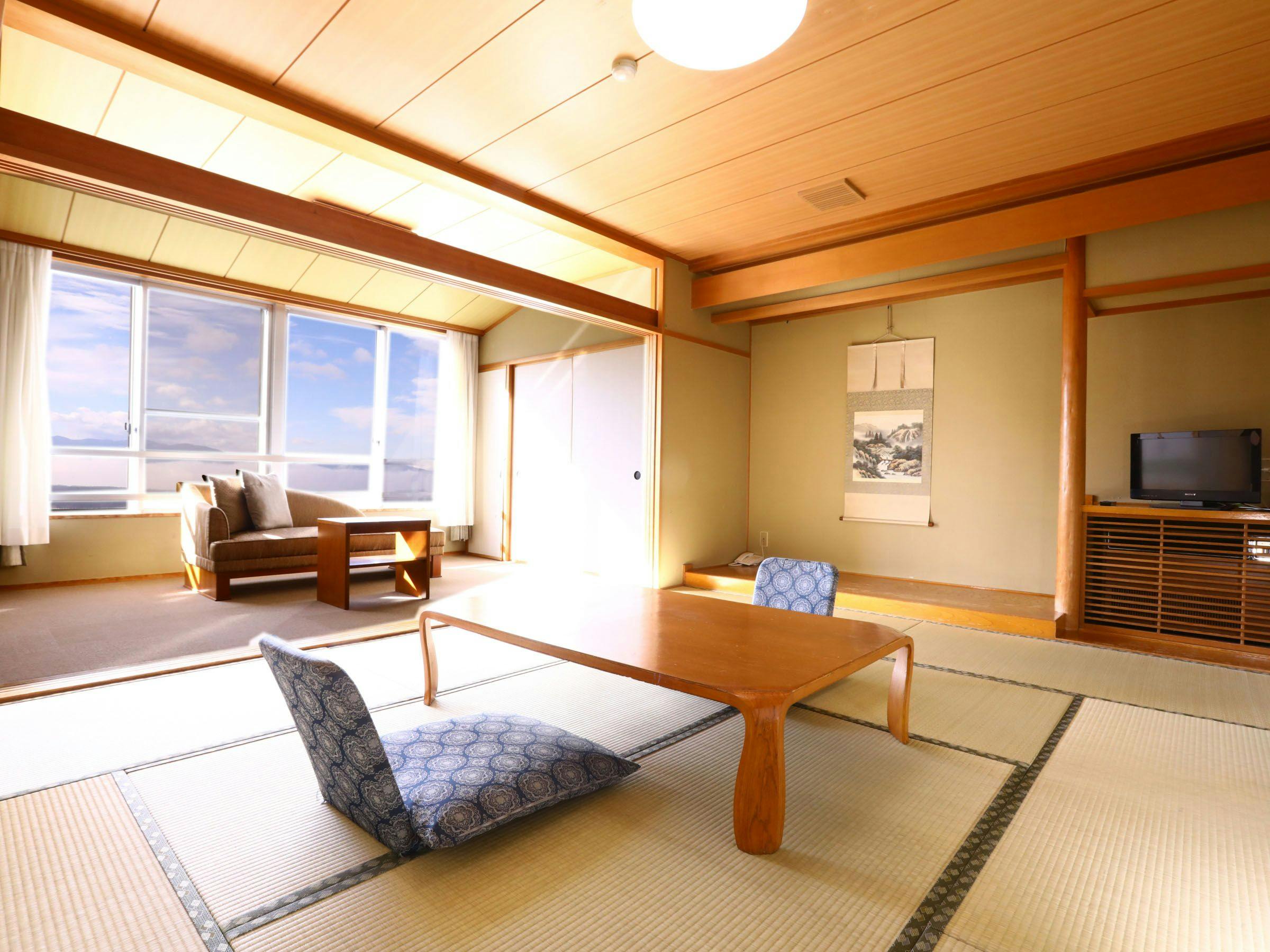 ■【อาคารตะวันตก】ห้องสไตล์ญี่ปุ่น 10 เสื่อ + 6 เสื่อ